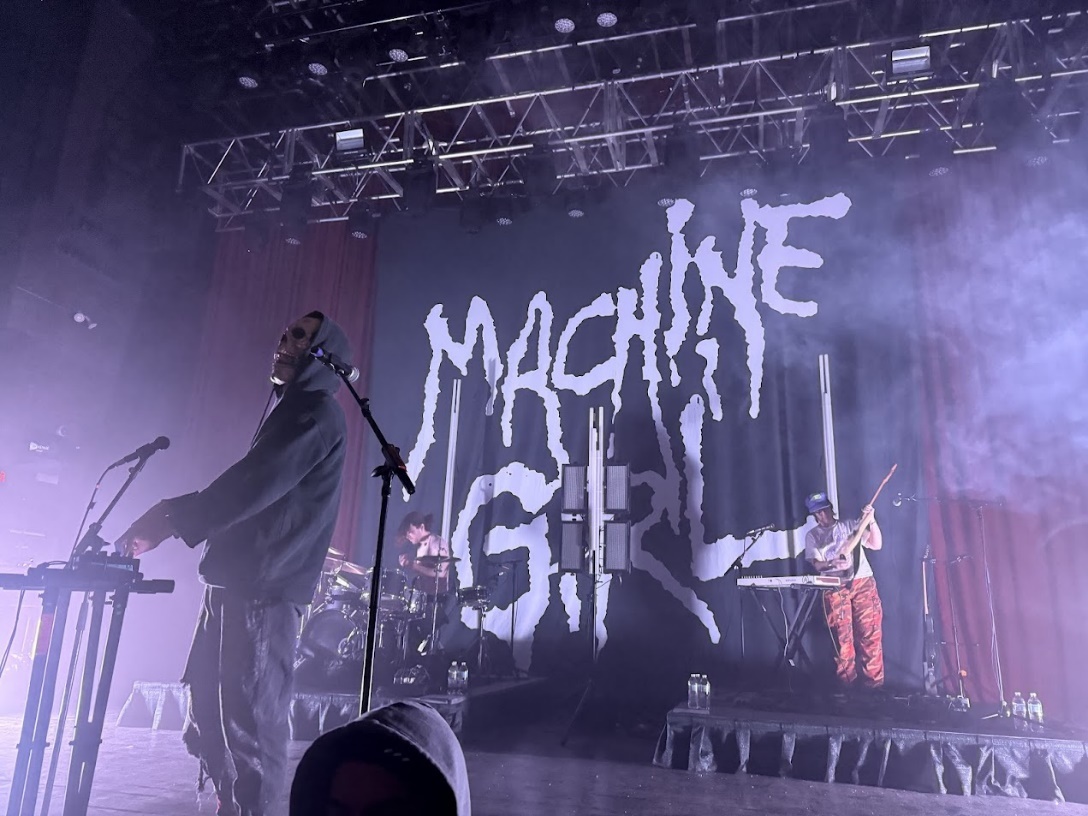 Machine Girl live performance